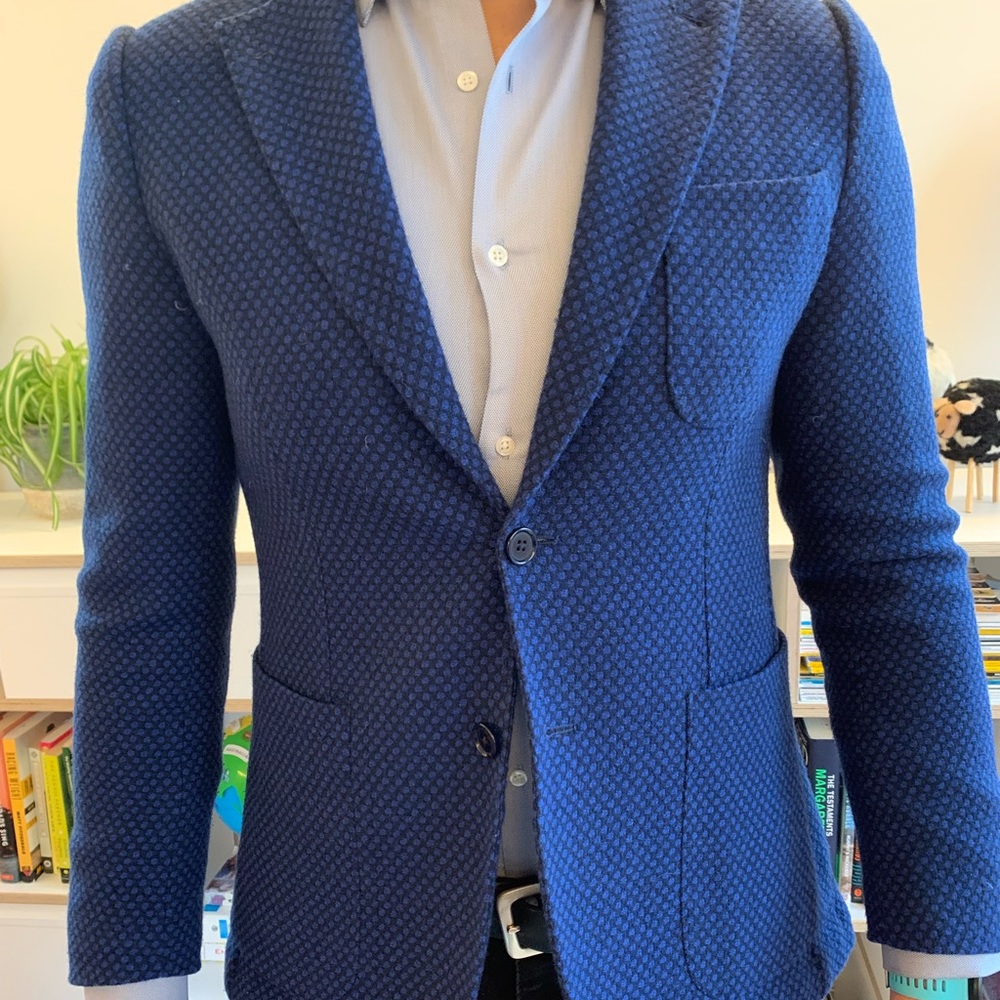 Gutteridge men’s blazer.